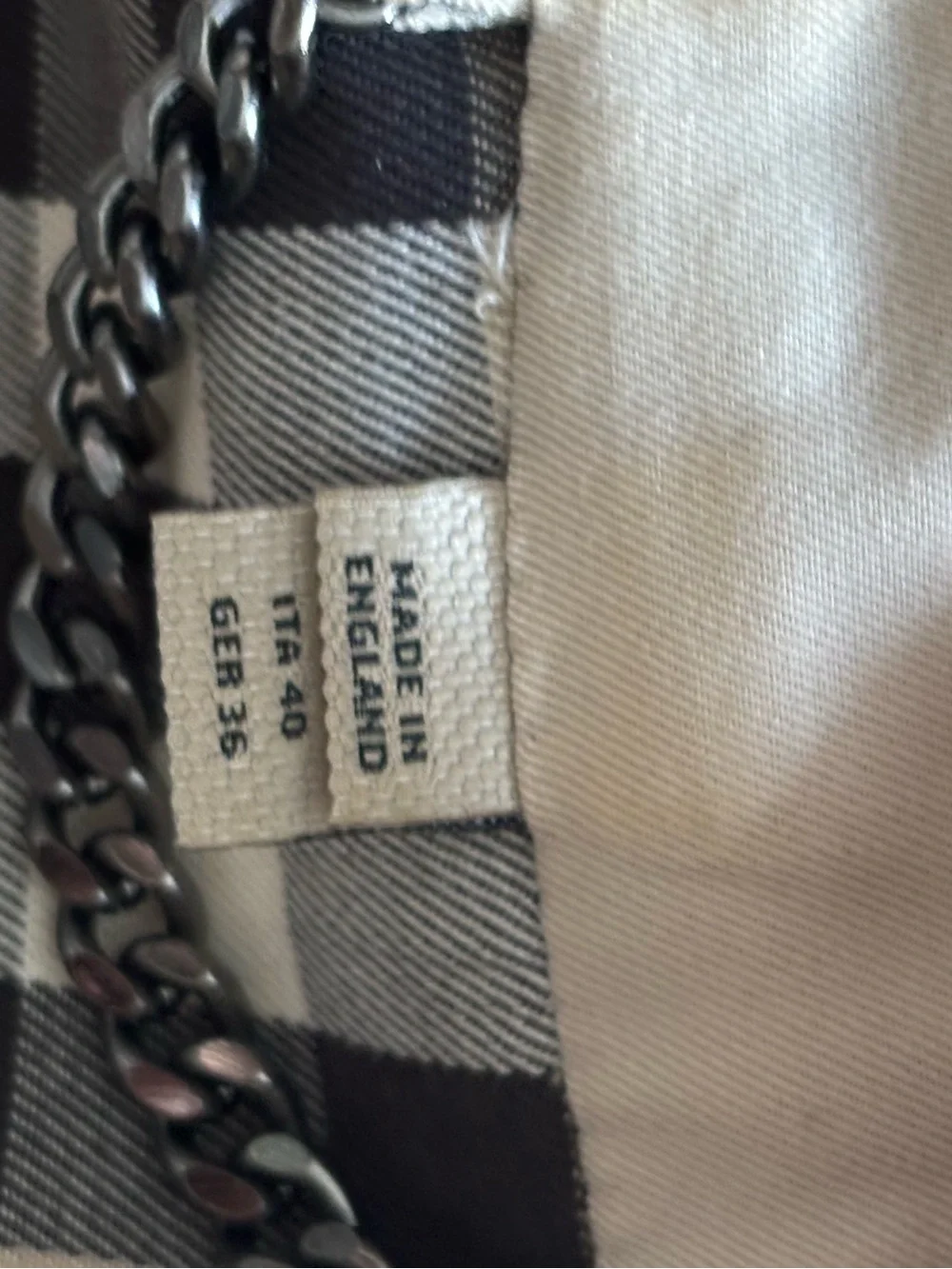 Burberry Kensington Trench Coat - Picture 7 of 11